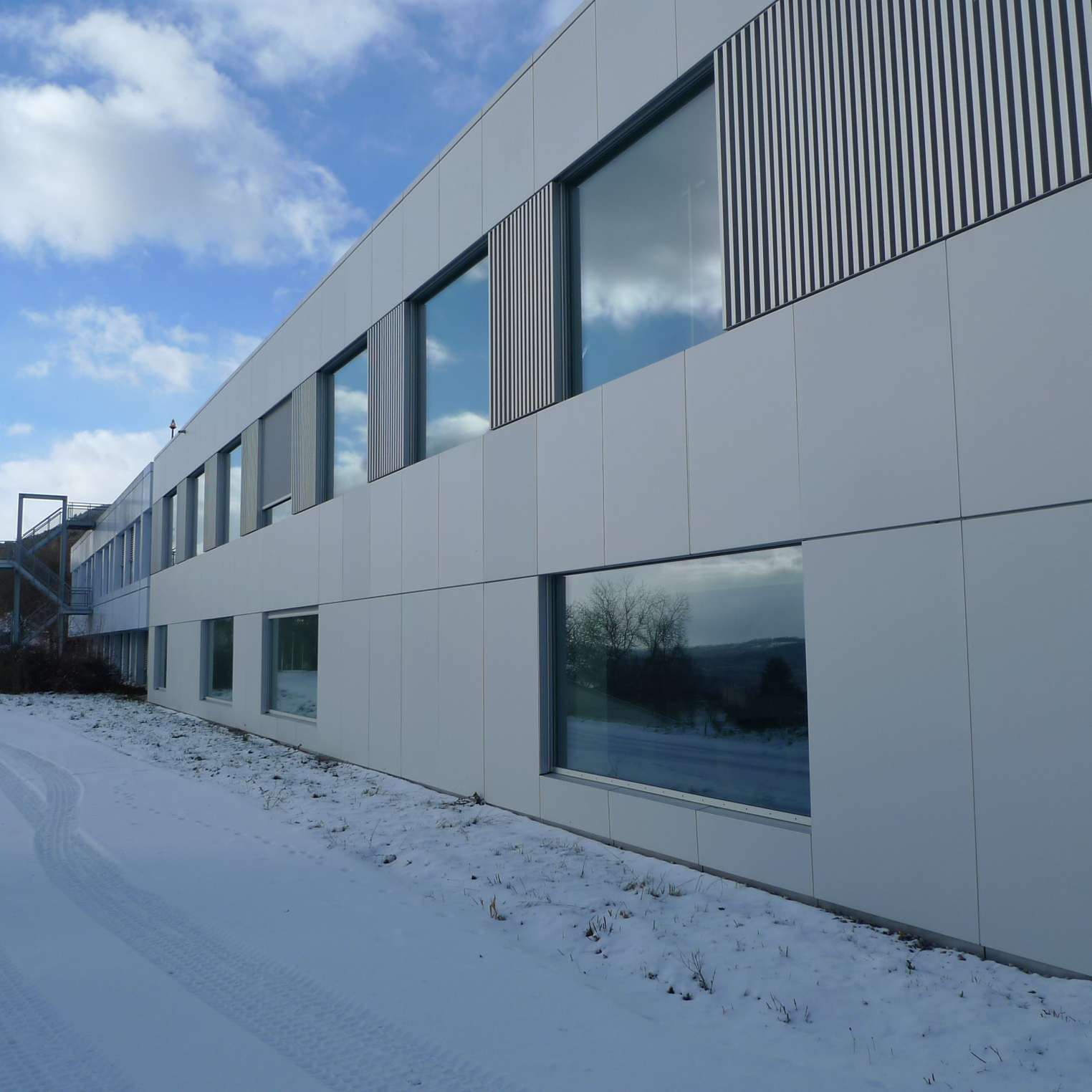 : Extension Stérilisation centrale CHB, Bienne, bauzeit architekten