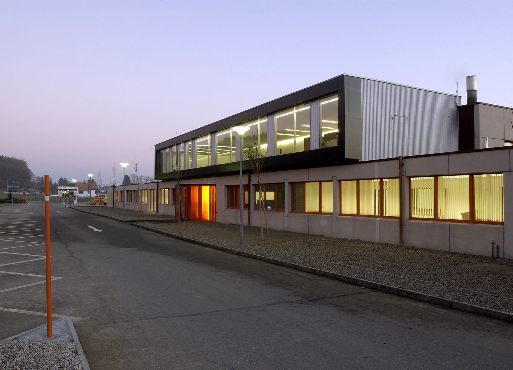 : Extension Centre d'expertises et office de la circulation routière, Orpund, bauzeit architekten