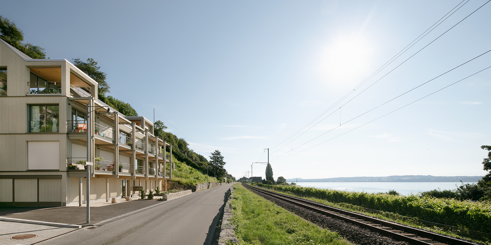 : Maison en bois au bord du lac de Bienne: Holzhütte, Ligerz, bauzeit architekten