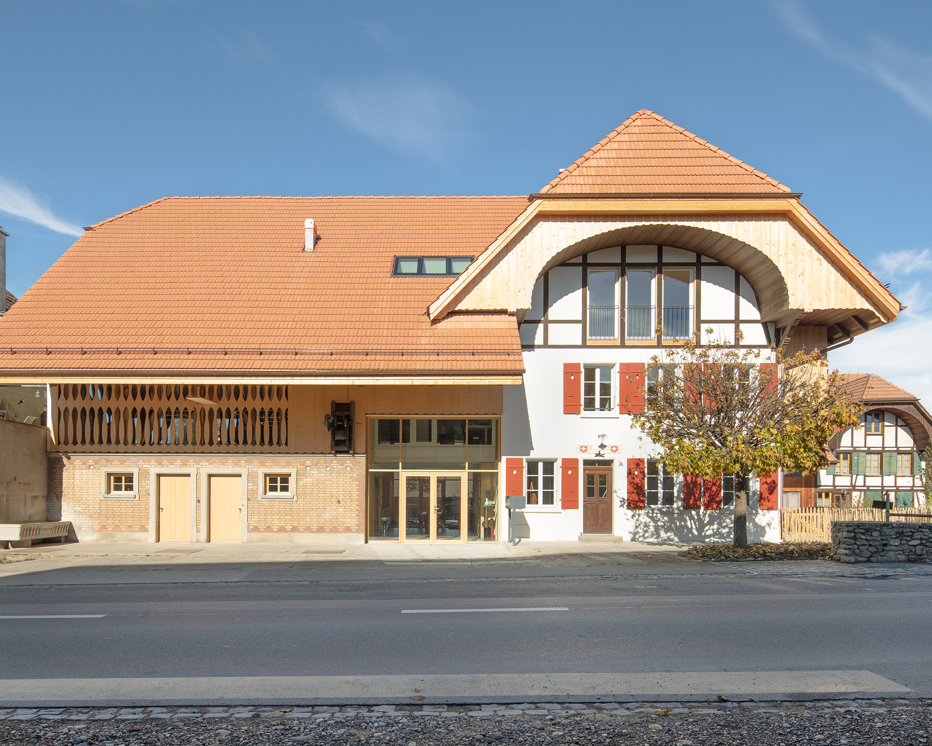 : Umbau ehemaliges Bauernhaus für die Kirchgemeinde, Siselen, bauzeit architekten